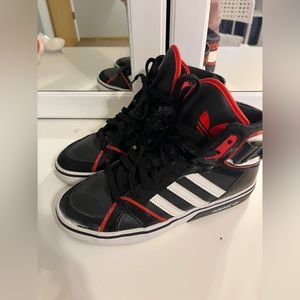 Adidas Sneakers